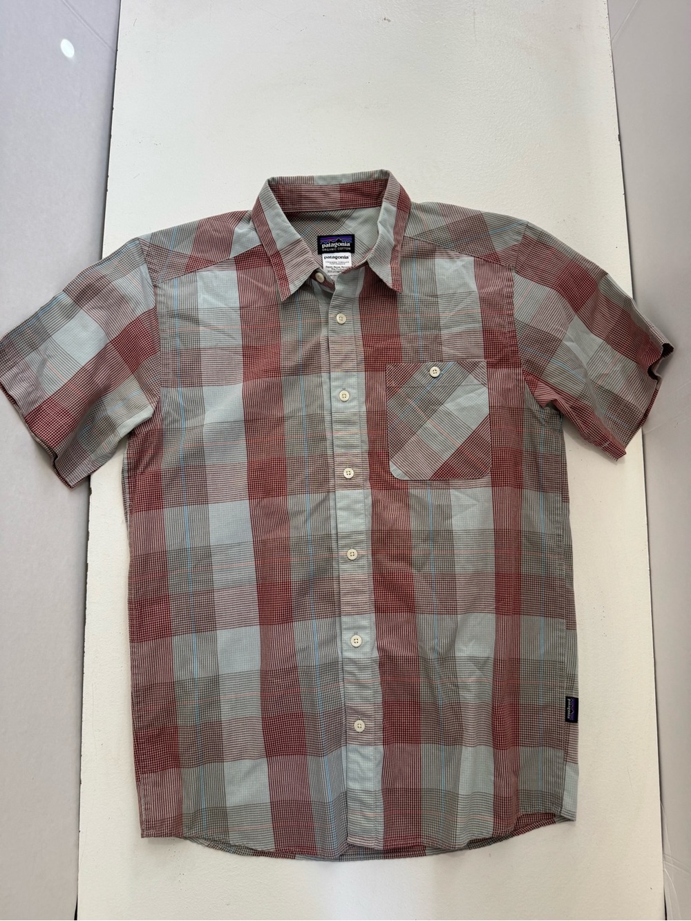 Patagonia men’s small organic cotton Go To Plaid Tan Plaid Short Sleeve Shirt